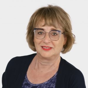 Yvonne Woldringh als manager en opticien